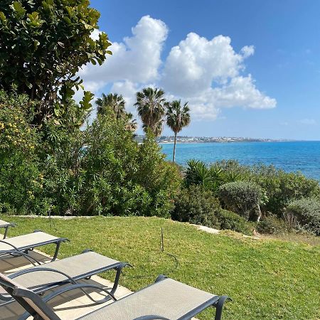 Amazing Front Line Villa In Coral Bay 페이야 외부 사진