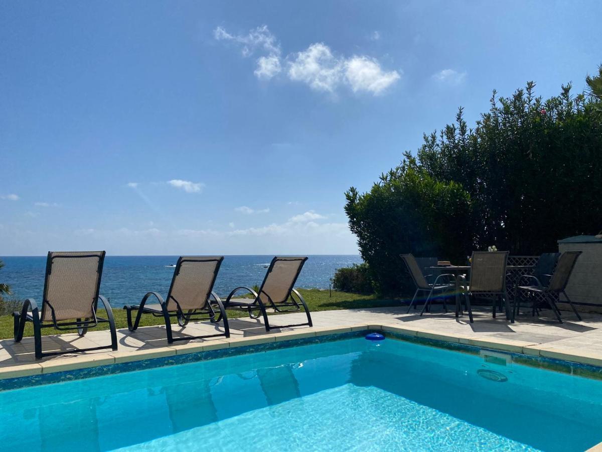 Amazing Front Line Villa In Coral Bay 페이야 외부 사진
